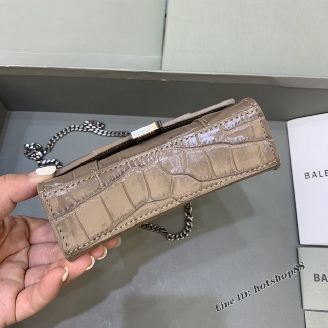 Balenciaga專櫃爆款手提女包 巴黎世家鱷魚紋牛皮奶茶色mini Hourglass沙漏包 fyj1008